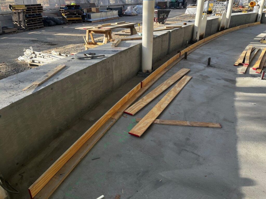 Removal of the Track 1 Platform temporary partition wall has commenced to facilitate the application of a floor coating.