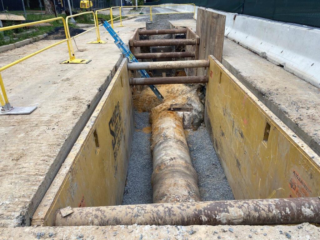 Relocated 36” water main pipe work has now reached both tie in areas of the existing water main. All major pipe installation work along 7th and Franklin Streets is now complete.